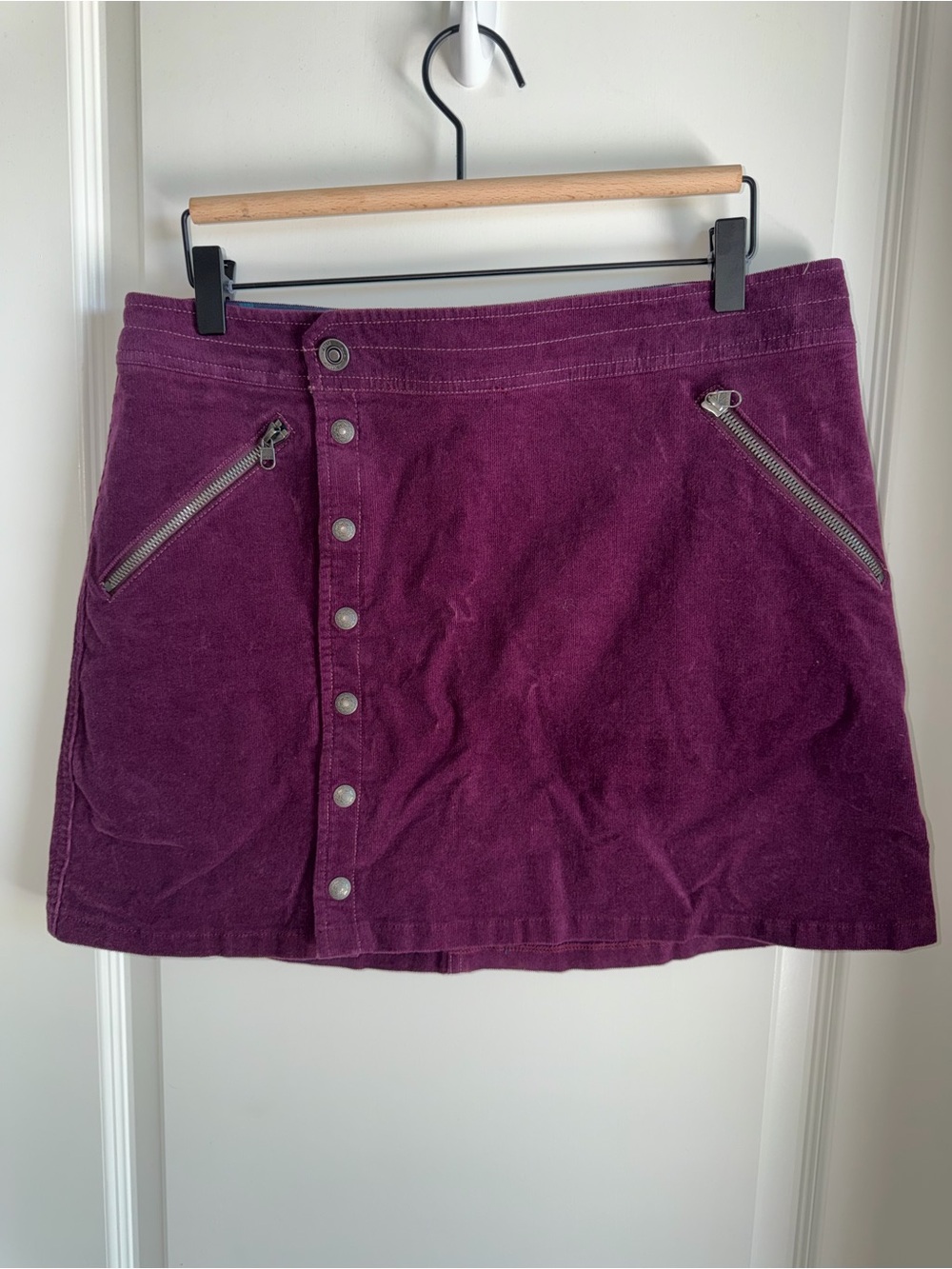 Kuhl Corduroy Mini Skirt Purple Snap Front Zip Pocket Outdoor Size 10